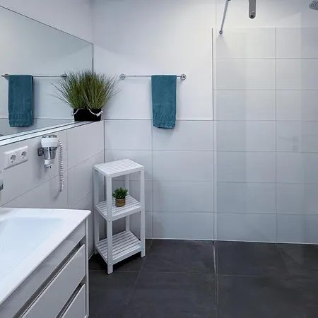 Pet Friendly In Prora With Wifi Apartment *
